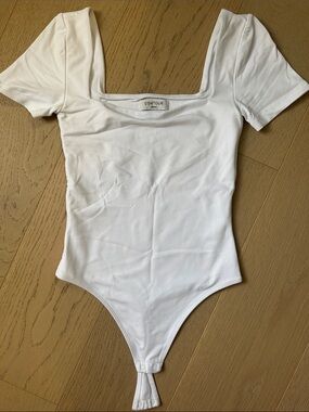 Aritzia Contour White Scoop Neck Bodysuit